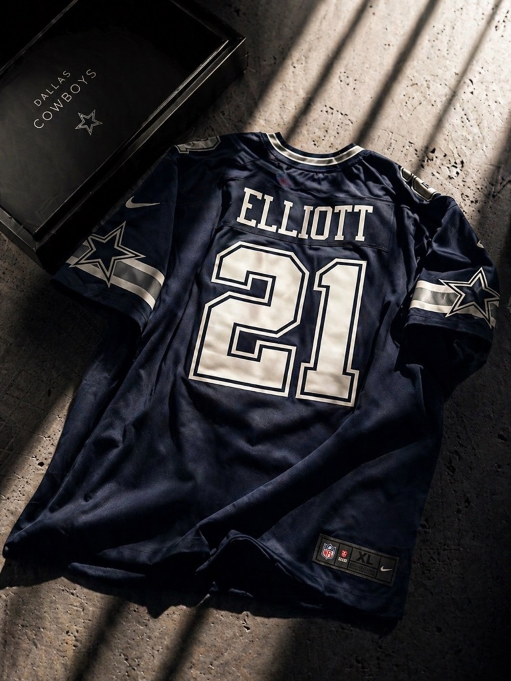 Nike NFL Dallas Cowboys Ezekiel Elliott #21 Jersey Men’s XL Navy - Picture 3 of 10